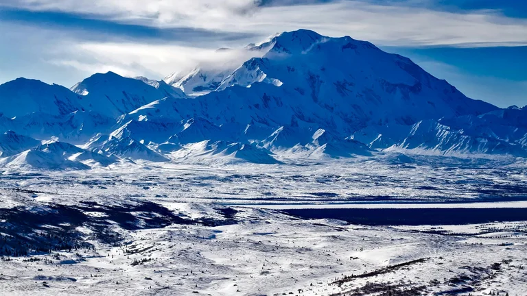Alasca Desvendado: A Terra do Gelo e Seus Gigantes Majestosos