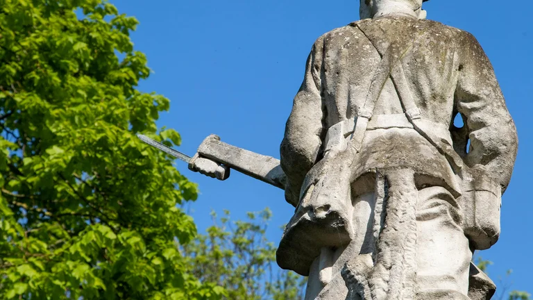 15 Monumentos Públicos com Segredos Assustadores Revelados