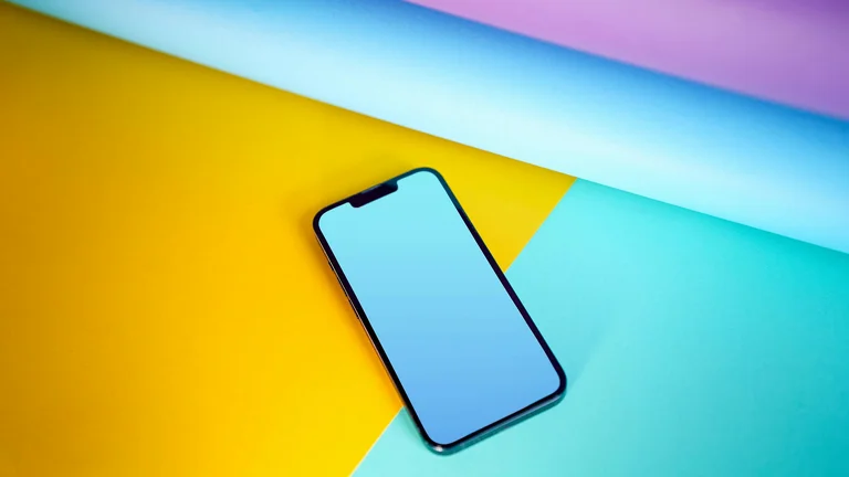 Realme 14 Pro+: Gamer ou Intermediário? A Revolução da Traseira que Muda com o Frio